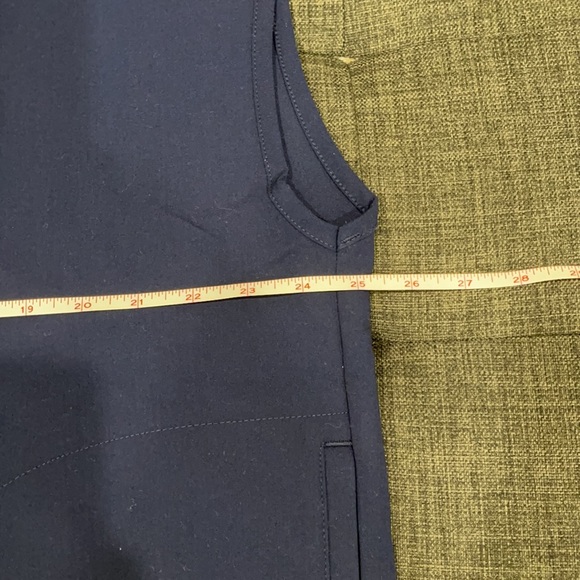 Figs scrub top - Picture 6 of 6